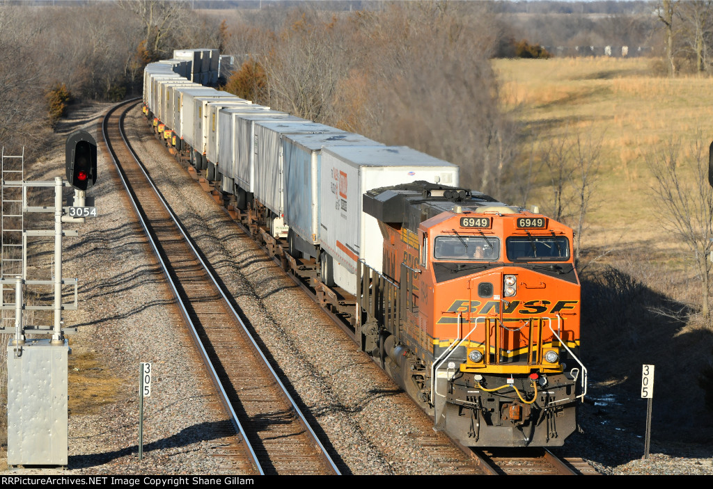 BNSF 6949